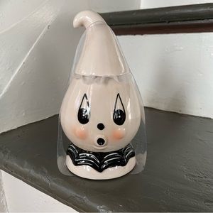 Johanna Parker Gus Ghost Canister